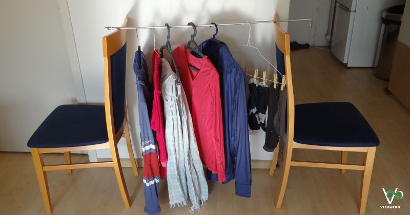 Two chairs and a rod- simple and quick! | Vicharoo