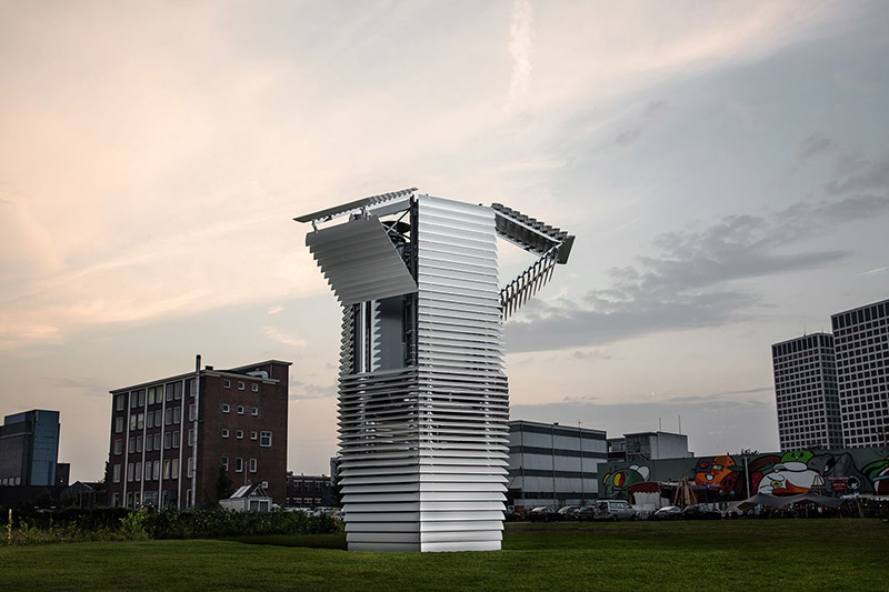 Smog free tower can capture and purify the surrounding air
