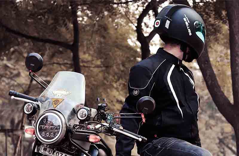 Air purifying helmet