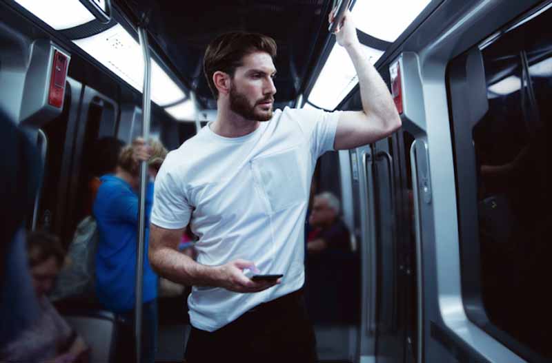 Air purifying t-shirt